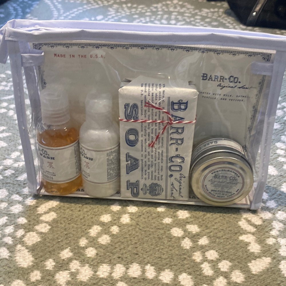 Barr & co travel set